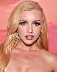 Lexi Belle